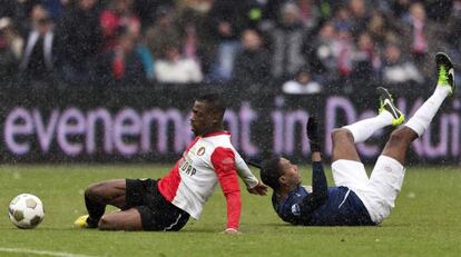 Ruben Schaken, del Feyenoord, y Marcello, del PSV.