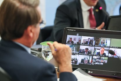 O presidente Jair Bolsonaro em teleconferência com governadores do Nordeste no dia 23 de março de 2020.