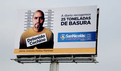 El cartel con la cara del &quot;cochino&quot;.