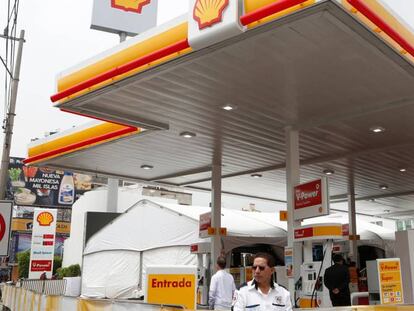 Primera gasolinera de Shell en Ciudad de M&eacute;xico, estrenada hace una semana.