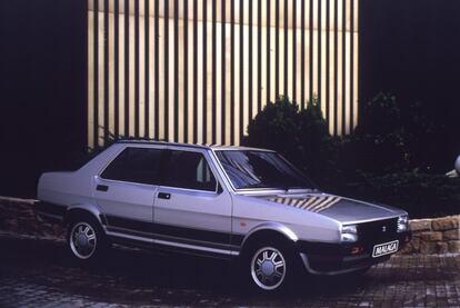 El Seat Málaga es un utilitario que fabricó la marca española entre 1984 y 1991. Este es el predecesor del Seat Toledo, que modernizó la imagen de las berlinas de Seat. Este vehículo, al igual que el Ibiza, se ideó en la época de independencia de Seat, entre la salida de Fiat y el desembarco de Volkswagen.