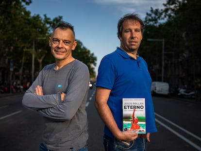 Francisco Ávila y Alberto Martínez, autores del libro "Eterno Rollán, vida y muerte de una leyenda".