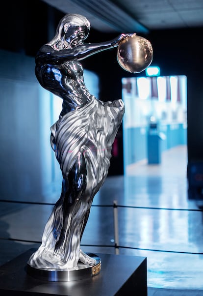 La Estatua imposible, obra creada por inteligencia artificial para el Museo de Tecnología de Estocolmo.
