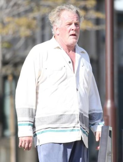 El actor Nick Nolte por las calles de Malib&uacute; en junio de 2016.