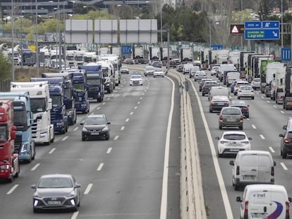 Marcha lenta de camioneros el pasado mes de marzo en Madrid.