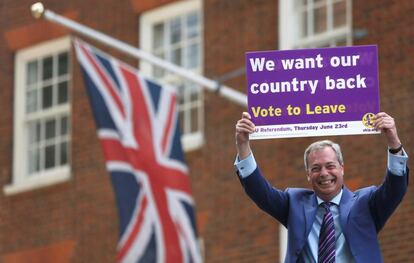 Nigel Farage, el líder del eurófobo UKIP, durante la campaña a favor de que el Reino Unido abandone la Unión Europea.