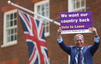 Nigel Farage, el l&iacute;der del eur&oacute;fobo UKIP, durante la campa&ntilde;a a favor de que el Reino Unido abandone la Uni&oacute;n Europea.