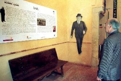 Una imagen de la exposición dedicada a Azaña, con fotografías, documentos y objetos personales, en León.