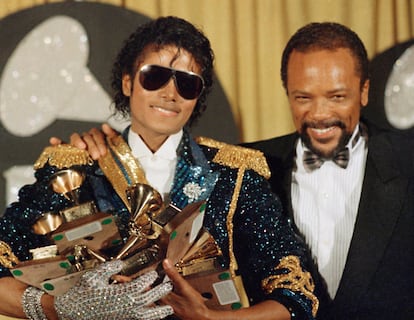 Michael Jackson y Quincy Jones, en 1984, en la ceremonia de los Grammy.