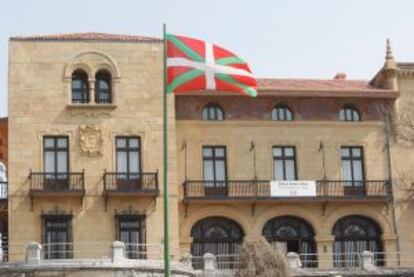 Fachada del Ayuntamiento de Getxo (Bizkaia).