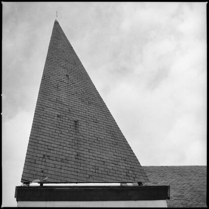 Ermita de la Virgen de los Parrales, Baños de Río Tobía, España (1975).