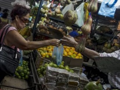 Um mercado popular de Caracas.