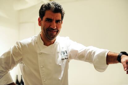 Paco Roncero fue el encargado de servir la cena del showroom de Technogym Madrid.