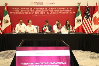 Las representantes comerciales de México, EE UU y Canadá reunidos en Cancún (México), en julio de 2023.