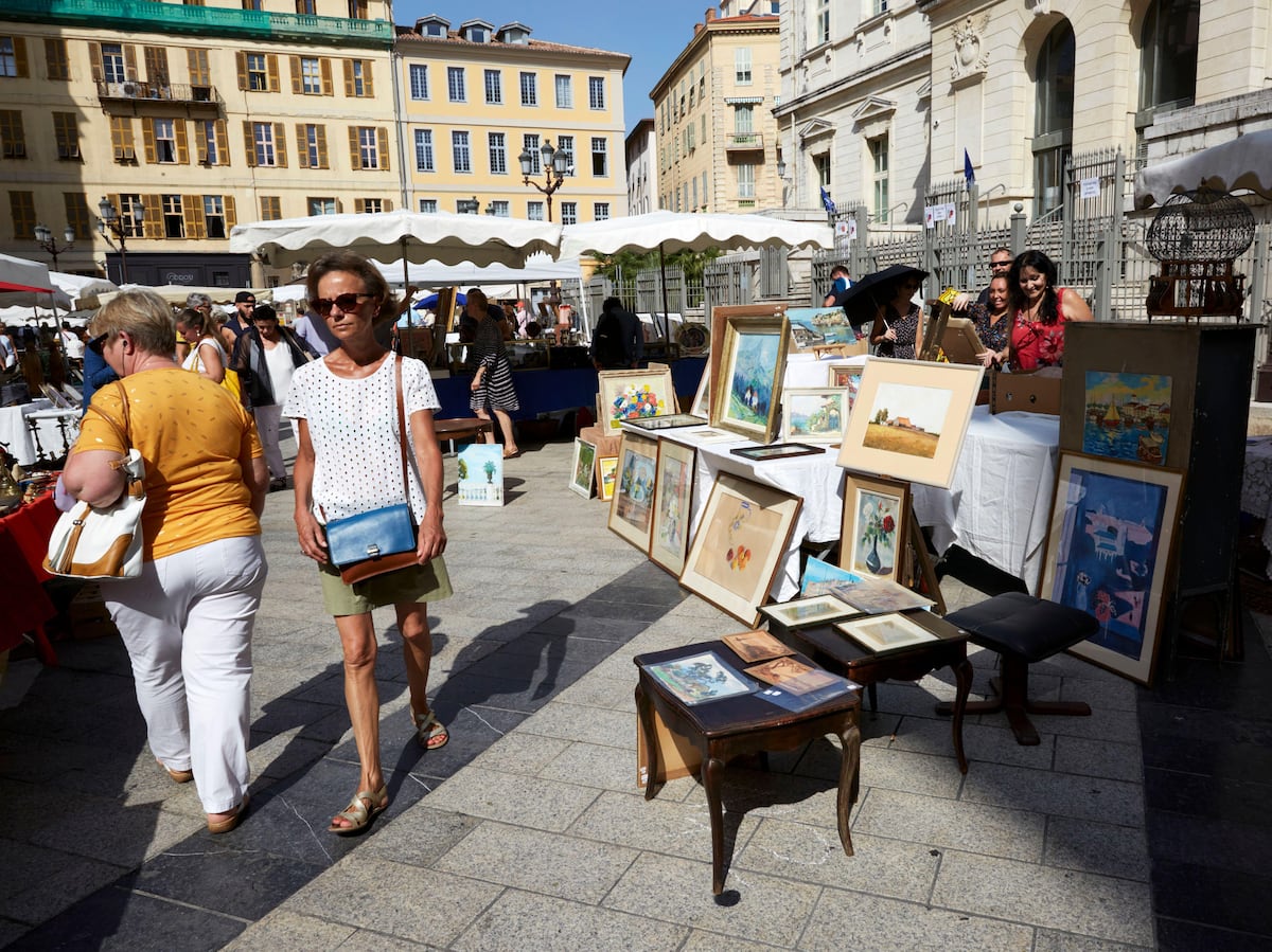 De Niza a París con final en Piacenza: historia de una postal para viajar por todos los mundos