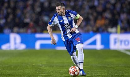 Herrera, durante un partido con el Oporto.