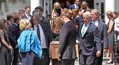 Los Kennedy reunidos para el funeral de Saoirse.