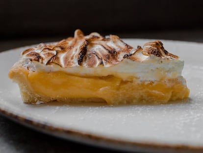Porción de tarta de limón de Roostiq, en una imagen proporcionada por el restaurante.