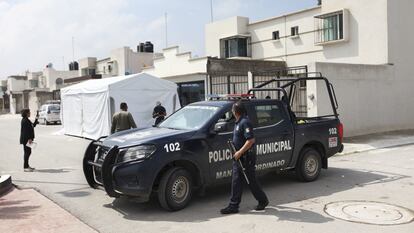 Miembros de la policía municipal en la escena de un crimen en Tizayuca, Estado de Hijdalgo, en una fotografía de archivo.