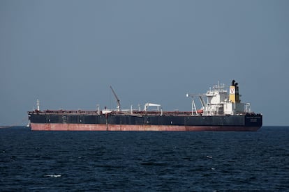 El petróleo se dispara y cotiza por encima de los 100 dólares el barril, tras ganar un 46% desde que empezó la contienda