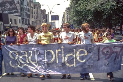 Cabecera del desfile del Orgullo de 1977 en Boston.