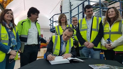 El ministro Pedro Duque visita el Laboratorio Subterráneo de Canfranc (Huesca), el 25 de febrero.