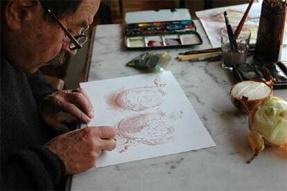 Günter Grass, fotografiado mientras dibujaba una cebolla el pasado mes de enero en Madrid.