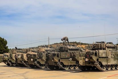 Tanques Pizarro en el Centro de Adiestramiento de San Gregorio en Zaragoza, este lunes.