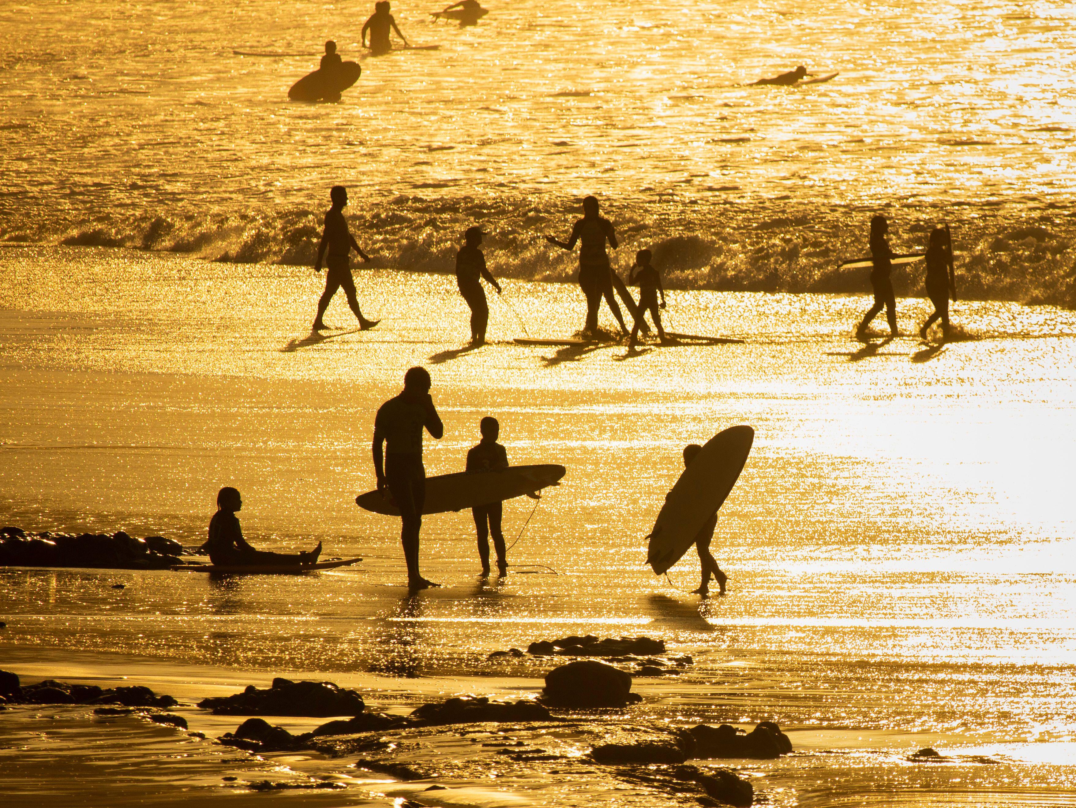 Surf in Spagna: cavalcando le onde nelle tre città spagnole della Rete Mondiale di Città Surf