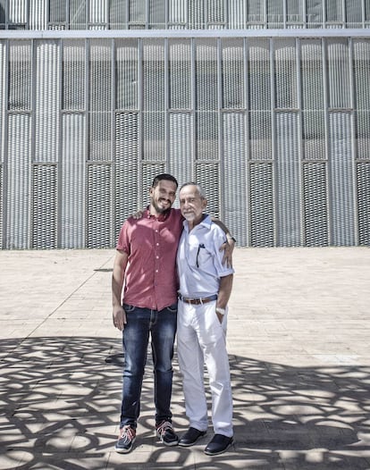 Ignacio Sánchez con su padre José Ignacio Sánchez, en Zaragoza.