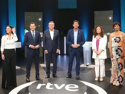 Los candidatos a la Presidencia de la Junta de PSOE-A (Juan Espadas), PP-A (Juanma Moreno), Cs (Juan Marín), Vox (Macarena Olona), 'Por Andalucía' (Inmaculada Nieto)  y Adelante Andalucía (Teresa Rodríguez), el pasado lunes en el debate de RTVE.