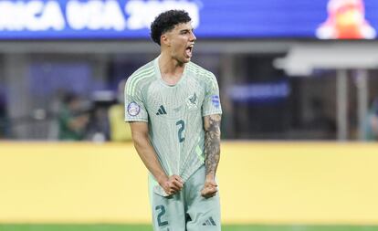Jorge Sánchez, lateral mexicano, durante el partido contra Venezuela, en Copa América.