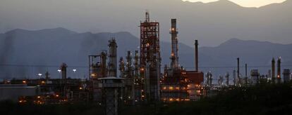 Imagen de una refinería de Pemex. 