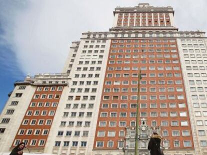 Fachada principal del Edificio España, en el centro de Madrid. / Luis Sevillano