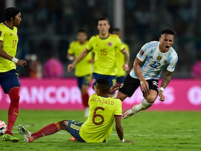 Clasificación Qatar 2022: El delantero argentino Lautaro Martínez celebra su gol ante Colombia