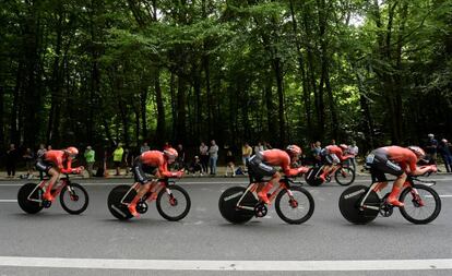 Ciclistas del equipo Sunweb en la etapa contrarreloj del Tour de Francia del pasado domingo.