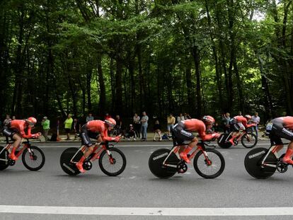 Ciclistas del equipo Sunweb en la etapa contrarreloj del Tour de Francia del pasado domingo.