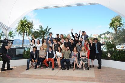 Posado de los actores Tomer Sisley, Alice Taglioni, Clement Sibony, Aure Atika, Pierre Niney, Elodie Navarre y Lea Drucker durante el photocall de 'Jeunes Talents Adami'.