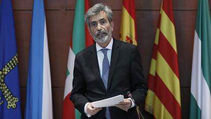 El presidente del Tribunal Supremo y del Consejo General del Poder Judicial (CGPJ), Carlos Lesmes, durante el acto de entrega de despachos a la nueva promoción de jueces, en Barcelona.