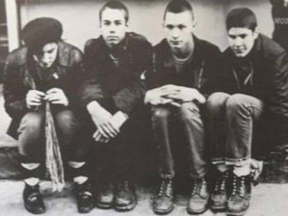 John Berry, segundo por la derecha en su época de miembro de Beastie Boys.