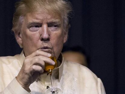 Donald Trump, durante su reunión con el presidente de Filipinas, Rodrigo Duerte, este domingo.