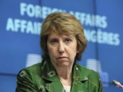 La jefa de la diplomacia europea, Catherine Ashton, comparece en una rueda de prensa tras una reuni&oacute;n de ministros de Asuntos Exteriores de la Uni&oacute;n Europea.