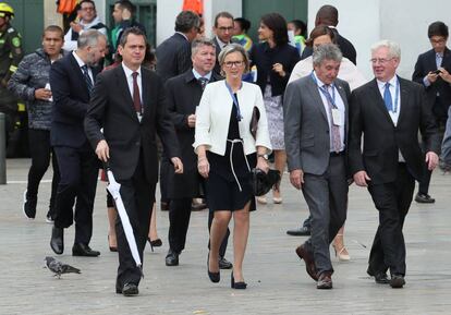 La embajadora de la Unión Europea en Colombia, Patricia Llombart, durante su llegada.