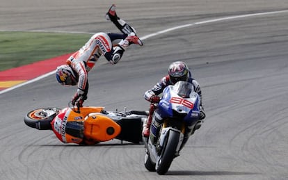Honda's Dani Pedrosa suffers a highside behind Yamaha's Jorge Lorenzo during Aragón Grand Prix on Sunday.