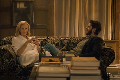 Julia Roberts y Andrew Garfield, en un momento de 'Caza de brujas', de Luca Guadagnino. 