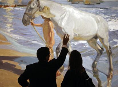 El cuadro <i>El baño del caballo </i>(1909), de Sorolla, en la exposición del Prado.