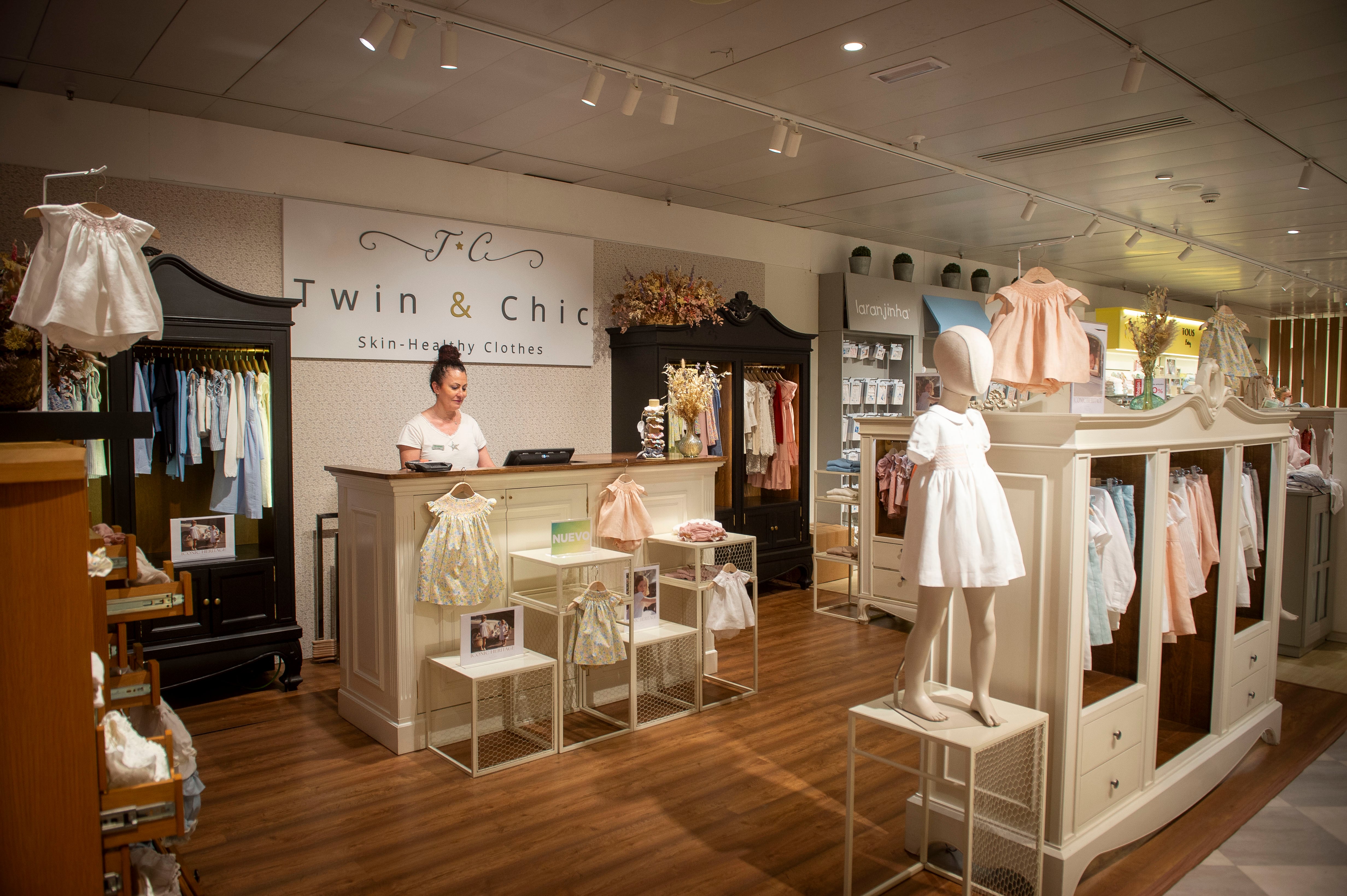 Twin & Chic: vestidos, camisetas y chándales infantiles que evitan picores, rojeces y granitos