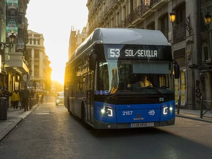 La circulación de coches se ha restringido en el centro para dar prioridad al transporte público y otros peatones. El objetivo: atacar los altos niveles de contaminación.