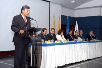 El embajador de Colombia en Seúl, Jaime Alberto Cabal (i) durante el IV Seminario Internacional de Turismo Sostenible. EFE/Archivo