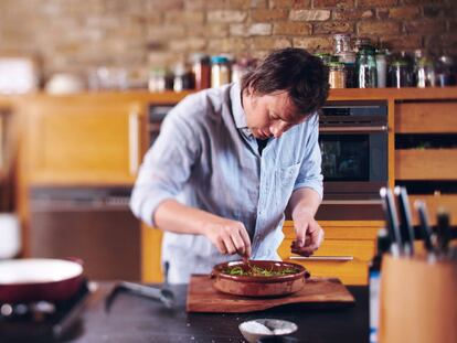 Jamie Oliver, el superchef británico más popular de Estados Unidos, creador del "bocata del ataque al corazón".